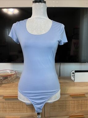 Express body contour short sleeve bodysuit